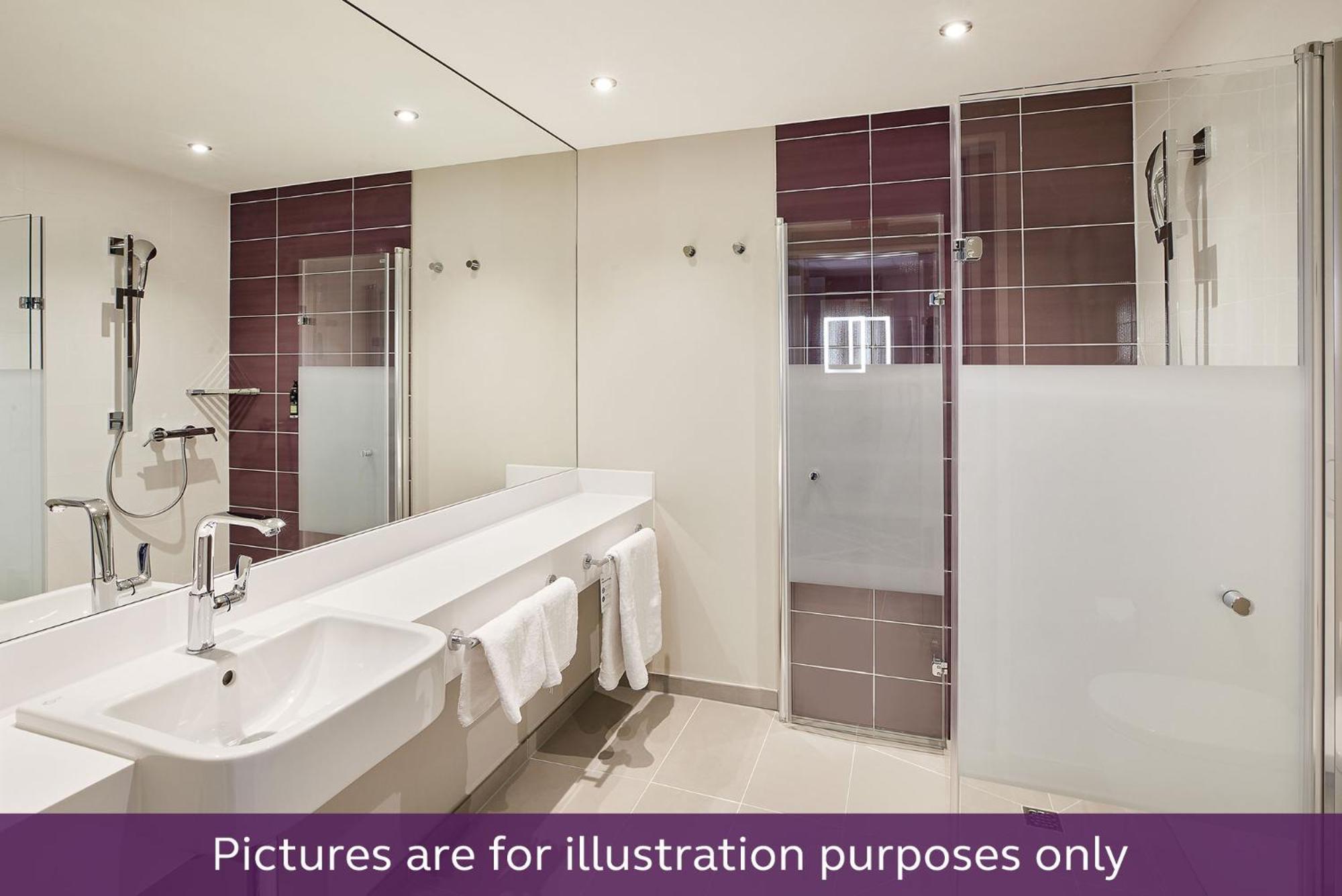 Premier Inn Luebeck City Stadtgraben ภายนอก รูปภาพ