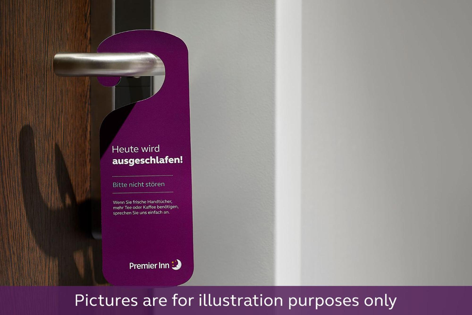 Premier Inn Luebeck City Stadtgraben ภายนอก รูปภาพ