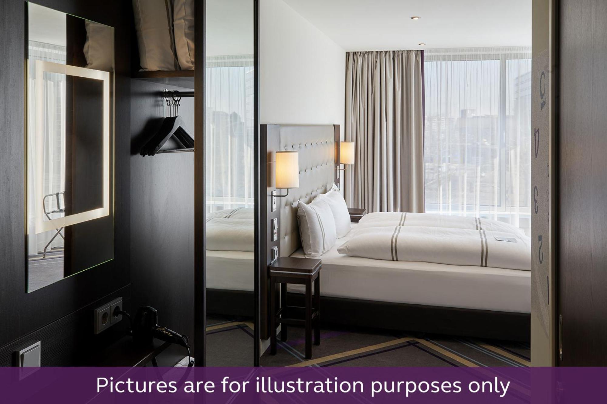 Premier Inn Luebeck City Stadtgraben ภายนอก รูปภาพ